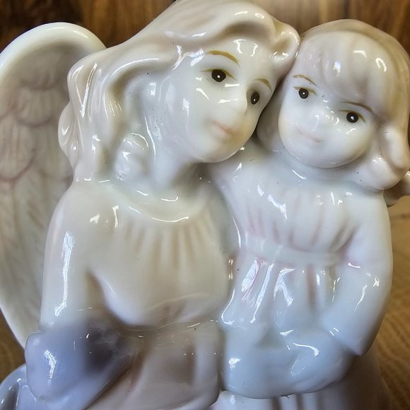 Russ Berrie Angel Figurine Mother Hugging Daughter Girl Heaven Love #15476 3.5" - Picture 2 of 7